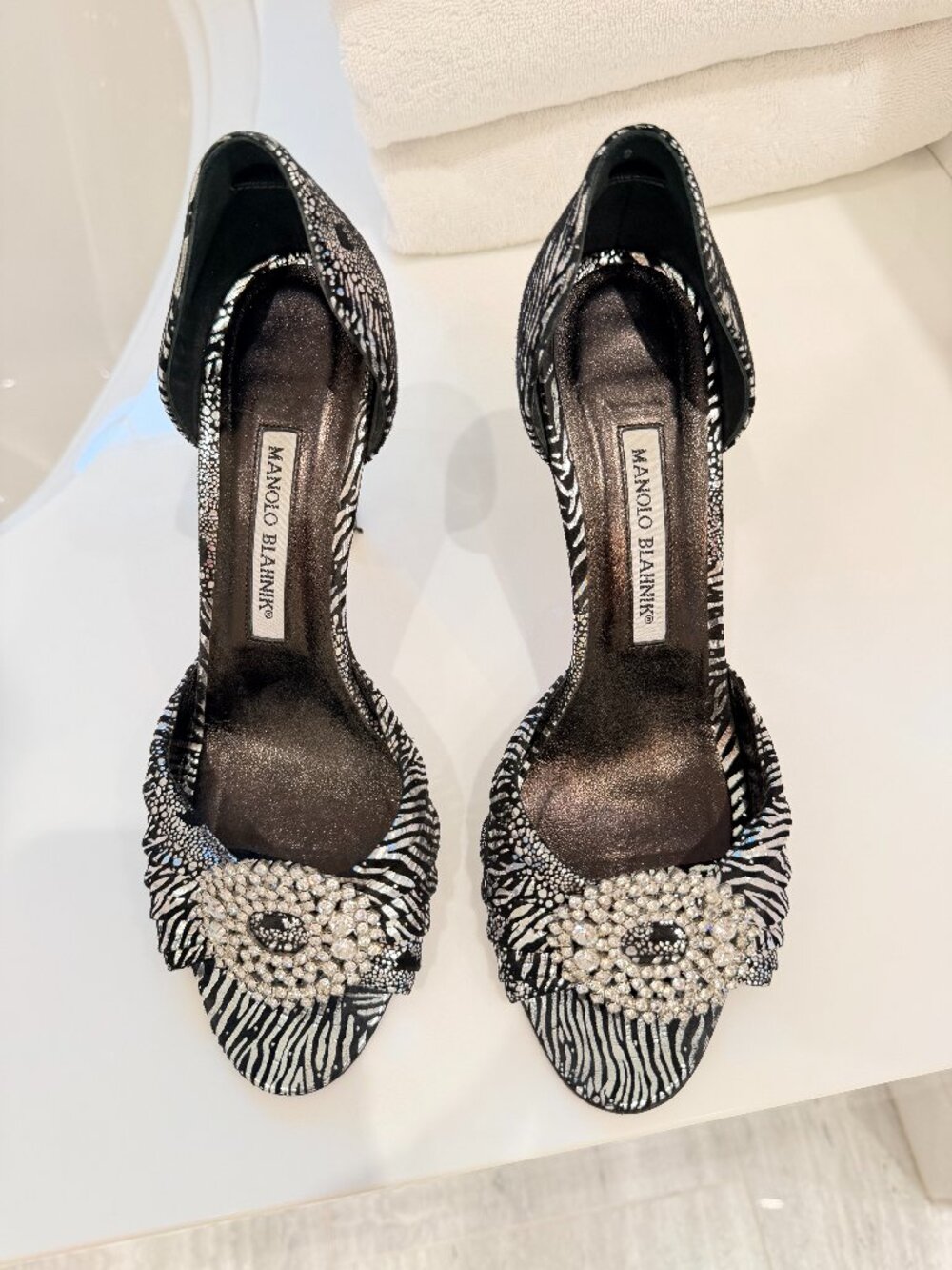 Manolo Blahnik Sedaraby D'Orsay Pumps size 38.5